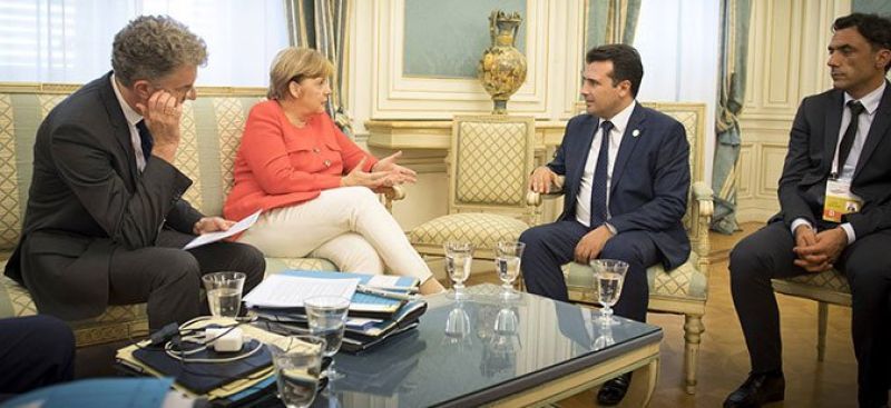 Μέρκελ για Σκοπιανό: Ποτέ δεν βρισκόμασταν τόσο κοντά σε λύση