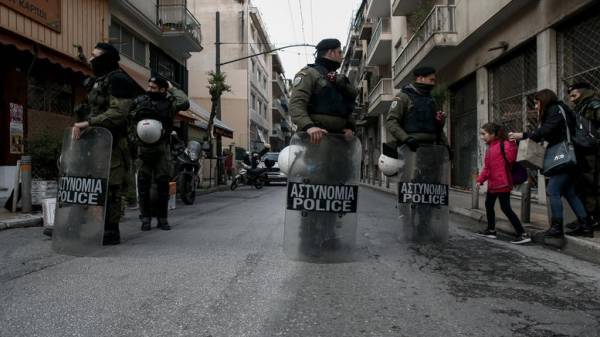 Μεγάλη επιχείρηση της αστυνομίας στα Εξάρχεια