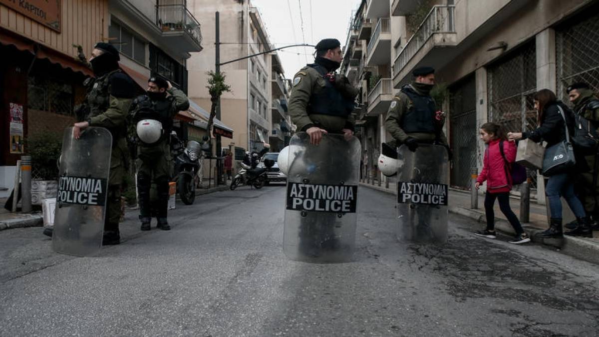 Μεγάλη επιχείρηση της αστυνομίας στα Εξάρχεια