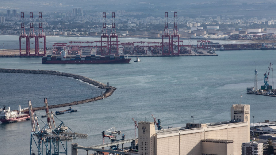 Οι επιθέσεις στην Ερυθρά Θάλασσα εκτινάσσουν τους ναύλους στα ύψη