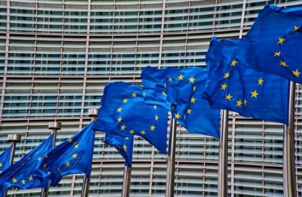 Κομισιόν- Κορονοϊός: Κατευθυντήριες γραμμές σχετικά με τη διενέργεια διαγνωστικών τεστ