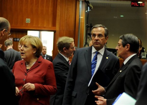 Τραπεζική Ένωση και πολιτική Ασφάλειας στο επίκεντρο της Συνόδου Κορυφής. Σαμαράς: &quot;Με θετικά μηνύματα για την Ευρώπη ξεκινά η ελληνική προεδρία&quot;