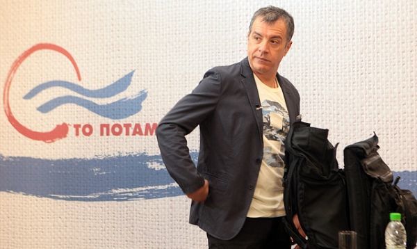 Επανεξελέγη πανηγυρικά πρόεδρος του Ποταμιού ο Σ.Θεοδωράκης