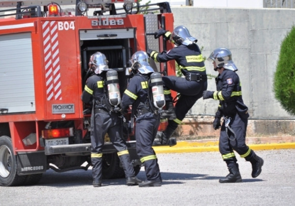 Εκτός ελέγχου τα δύο πύρινα μέτωπα στο Ρέθυμνο