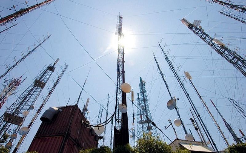 ΕΑΕΕ:Εντός ορίων η ηλεκτρομαγνητική ακτινοβολία από σταθμούς κεραιών το 2016