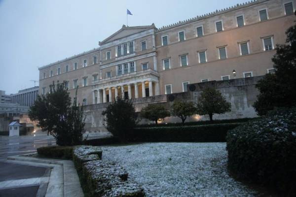 Βουλή: Αναβάλλονται λόγω κακοκαιρίας όλες οι κοινουβουλευτικές δραστηριότητες