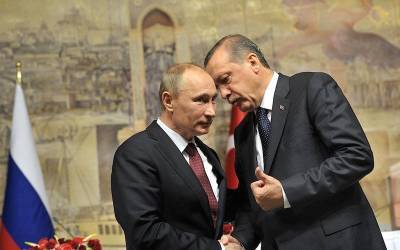 Στη Μόσχα ο Ερντογάν για συμφωνία εκεχειρίας με τον Πούτιν