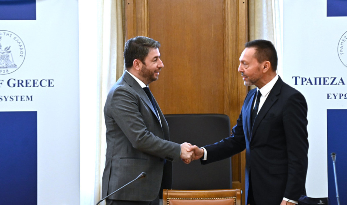 Ο λόγος που το ΠΑΣΟΚ ψήφισε «παρών» στην ανανέωση της θητείας του Στουρνάρα