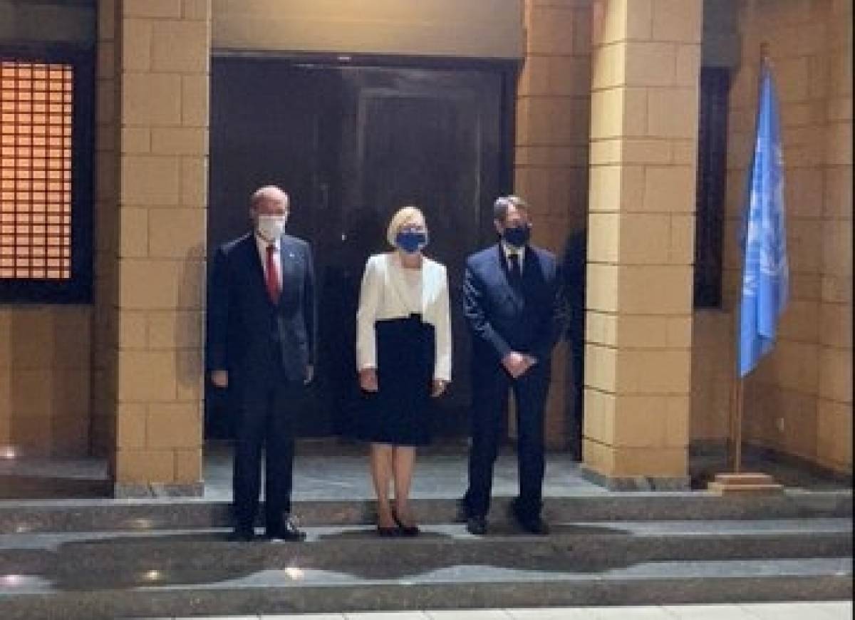 Κυπριακό: Αναστασιάδης-Τατάρ διαπίστωσαν με το... καλημέρα «διάσταση θέσεων»