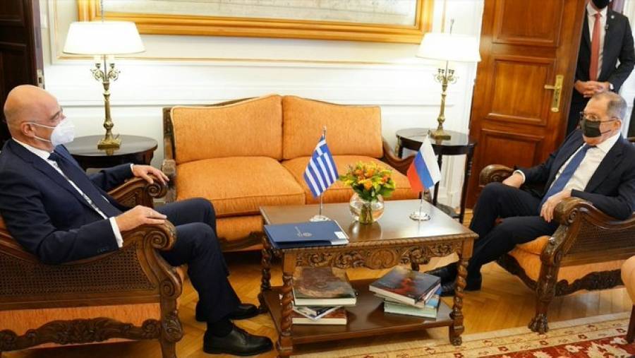 Συνάντηση Δένδια-Λαβρόφ: Ενίσχυση των ελληνορωσικών σχέσεων