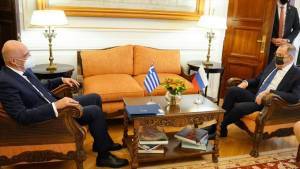 Συνάντηση Δένδια-Λαβρόφ: Ενίσχυση των ελληνορωσικών σχέσεων