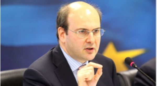 Χατζηδάκης: "Οι τράπεζες θα πρέπει να είναι σύμμαχος των εξαγωγικών επιχειρήσεων"