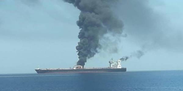 Κόλπος του Ομάν: Το ιαπωνικό τάνκερ μεταφέρεται στα Αραβικά Εμιράτα