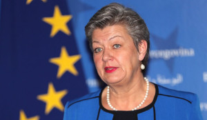 Γιόχανσον: Δε γνωρίζουμε ούτε χρηματοδοτήσαμε τη ΜΚΟ «Aegean Boat Report»