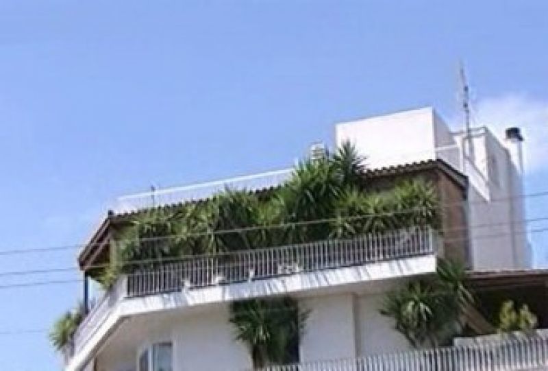 Χαράτσι σε όσους τακτοποίησαν τους ημιυπαίθριους!