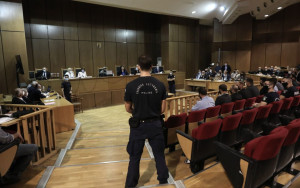 Αυλαία στη δίκη της Χρυσής Αυγής: 13 χρόνια στο διευθυντήριο της οργάνωσης - Ισόβια σε Ρουπακιά
