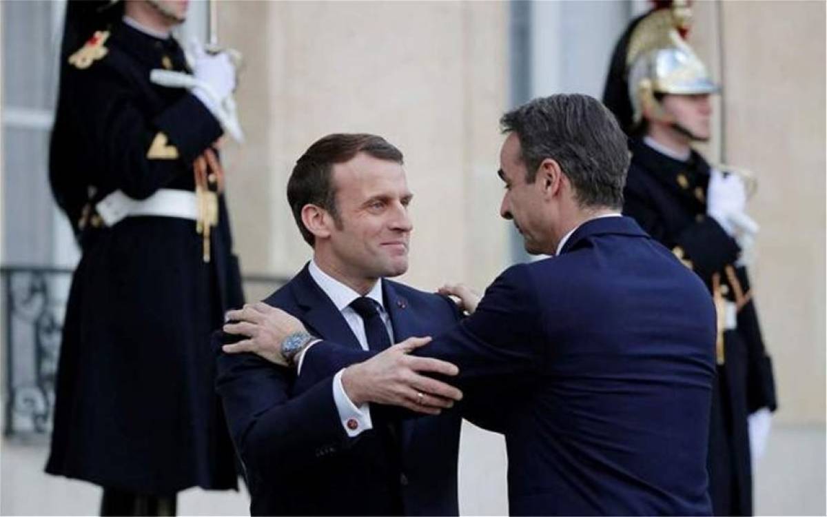 Θερμή υποδοχή Μακρόν σε Μητσοτάκη- Κάλεσμα Λεμέρ για επενδύσεις στην Ελλάδα