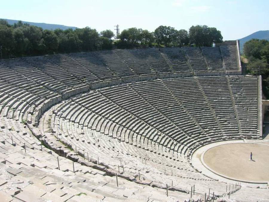 Αναβάλλονται οι παραστάσεις της Επιδαύρου λόγω των πυρκαγιών