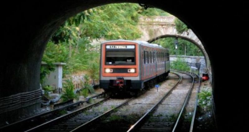Ομόνοια: Άνδρας έχασε τη ζωή του στις ράγες του ηλεκτρικού