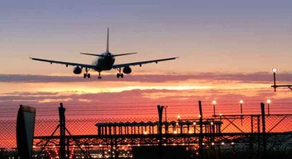 Αντιδρούν 29 βουλευτές του ΣΥΡΙΖΑ για τα αεροδρόμια