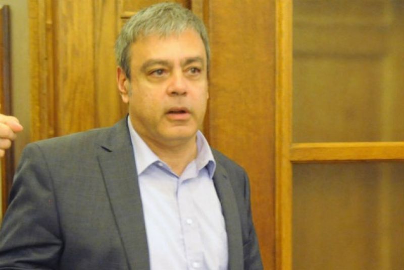 Βερναρδάκης: Καμία μείωση στους μισθούς