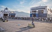 Λέσβος: Μεταφορά 344 προσφύγων στον Πειραιά