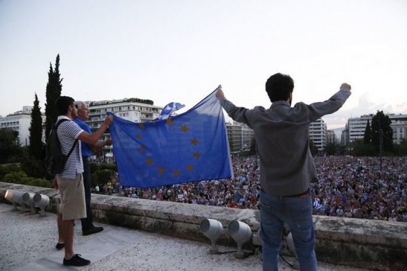 «Μένουμε Ευρώπη»: Νέα συγκέντρωση στο Σύνταγμα