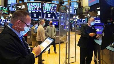 «Φρένο» στα ρεκόρ για τη Wall Street