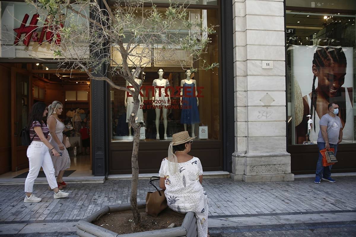 ΕΣΕΕ: Τέσσερα συμπεράσματα από την επαναλειτουργία των καταστημάτων