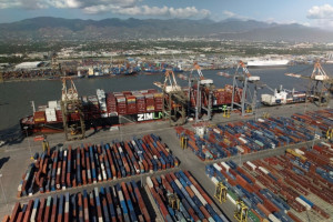 Containership της ZIM τροφοδοτήθηκε με LNG από τη Shell