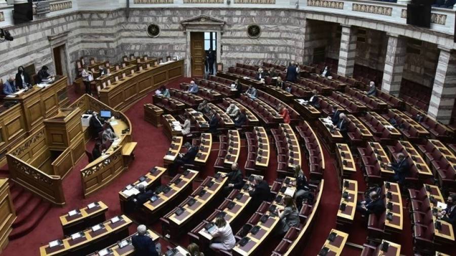 Ο εθνικισμός, οι κόντρες και ο «πυροσβέστης»