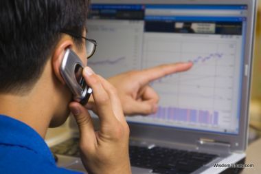 Οι Έλληνες ανακαλύπτουν τις online επενδύσεις