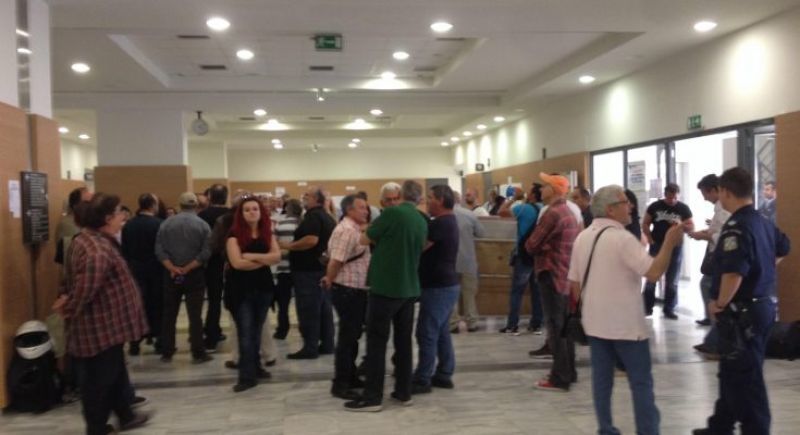 Πλειστηριασμοί: "Έδιωξαν" τους συμβολαιογράφους από το Ειρηνοδικείο της Αθήνας