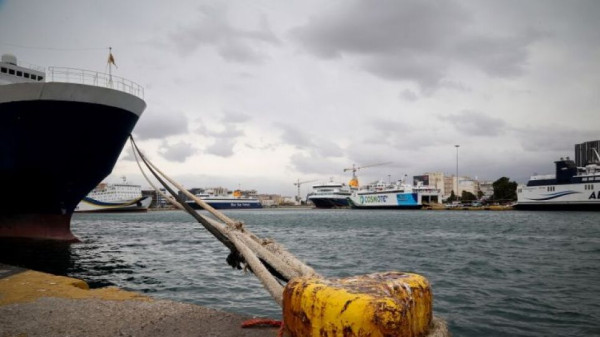 Απαγορευτικό απόπλου από Πειραιά-Ραφήνα-Λαύριο λόγω ισχυρών ανέμων
