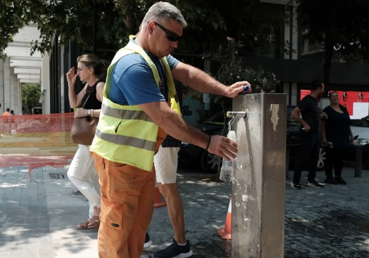 ΓΣΕΕ: Οδηγίες για τους εργαζόμενους στον καύσωνα- Οι επικίνδυνες ώρες