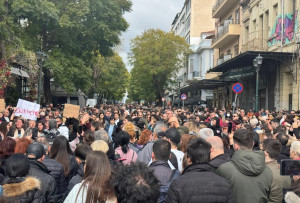 Τέμπη: Αφιερώνουν πρωτοσέλιδα στις συγκεντρώσεις τα διεθνή μέσα