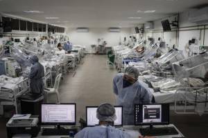 Πιέζεται το ΕΣΥ λόγω των νοσηλειών νέων και των μεταλλάξεων