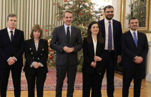 «Φρένο» Μητσοτάκη στη ρύθμιση για τα ομόφυλα ζευγάρια