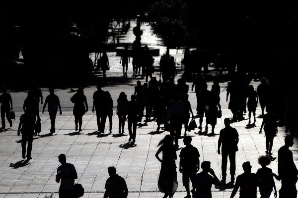 «Σκάει» βόμβα στο Ασφαλιστικό και όλοι σφυρίζουν αδιάφορα
