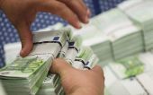 «Διαχειρίσιμες οι εκροές καταθέσεων» δηλώνουν οι τραπεζίτες