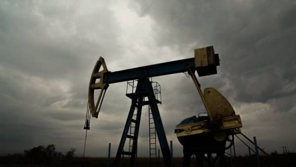 Κέρδη για το πετρέλαιο στο «βωμό» της αμερικανικής παρέμβασης