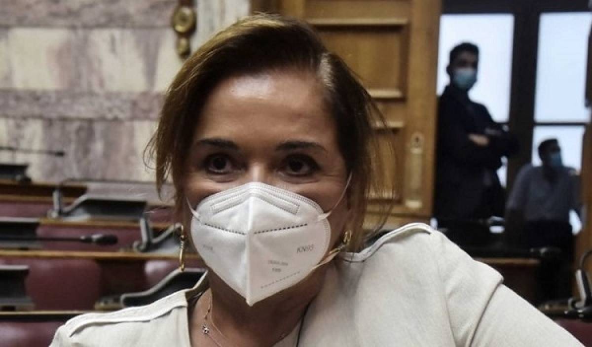Μπακογιάννη: Να κάνουμε το εμβόλιο για το καλό της κοινωνίας
