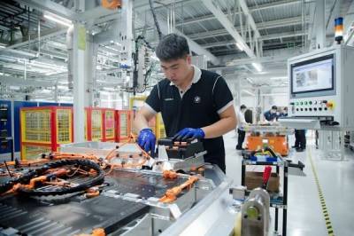 Η BMW Brilliance Automotive διπλασιάζει τη δυναμικότητα παραγωγής για τις μπαταρίες υψηλής τάσης