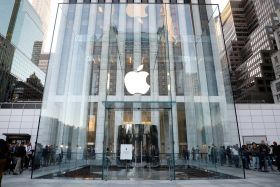 Apple: Κλείνει 12 καταστήματα στη Νέα Υόρκη