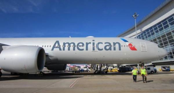 American Airlines: Θα ακυρώνει 115 πτήσεις την ημέρα το καλοκαίρι