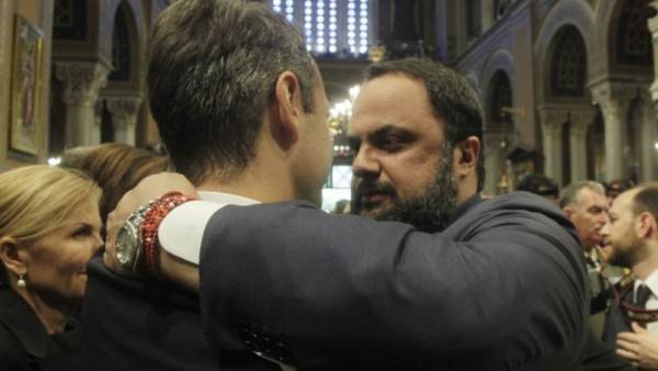 «Βολές» ΣΥΡΙΖΑ κατά της σχέσης ΝΔ - Μαρινάκη