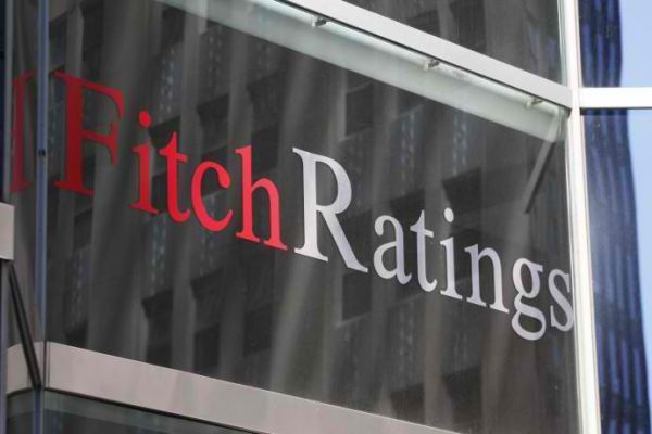 "Ράπισμα" Fitch για Ελλάδα