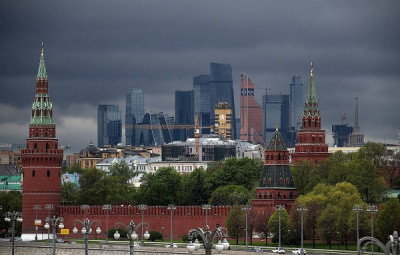 FT: Το Κρεμλίνο ζητά από τους Ρώσους δισεκατομμυριούχους να επιστρέψουν