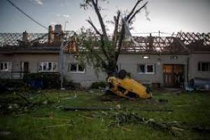 Τσεχία: Νεκροί, τραυματίες και καταστροφές από ισχυρό ανεμοστρόβιλο