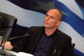 Ο Βαρουφάκης προειδοποιεί: “I am back”